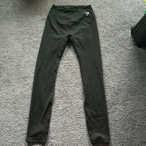 Gym shark leggings